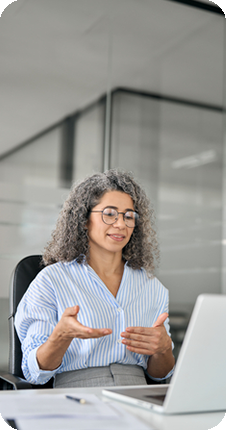 employee taking a virtual dse assessment from office space
